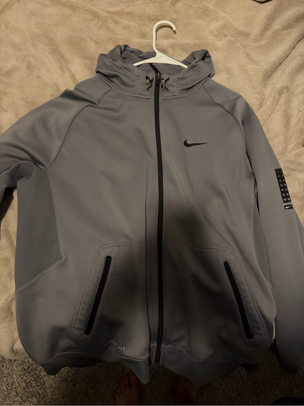 Nike Men’s Light Gray Full-Zip Performance Hoodie Jacket
